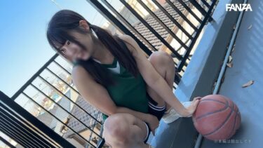 部活終わりの汗ばむ身体でイチャつくカップル